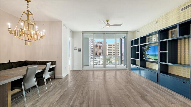 Building Photo - 111 S Pineapple Ave