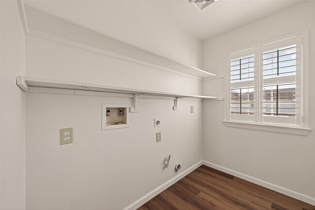 Building Photo - 15910 Clayton Bend Dr