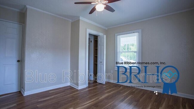 Building Photo - 605 Victory St NW