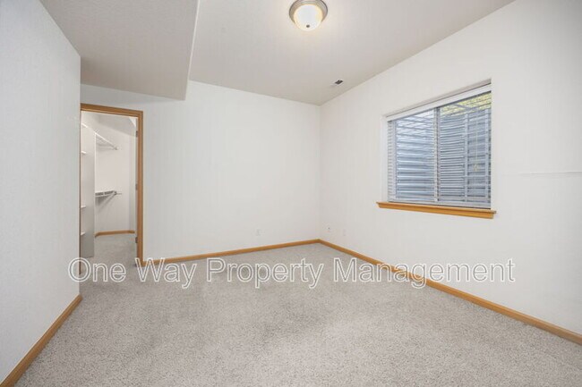 Building Photo - 6205 W 7th St