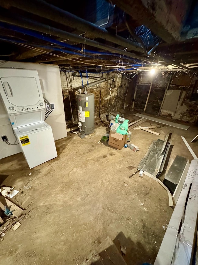 Building Photo - 2055 E Stella St