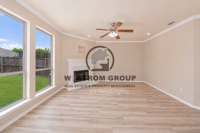 Building Photo - 3121 Hornbeam St