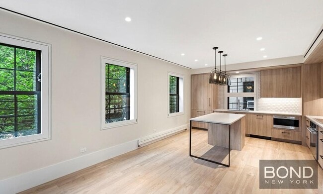 Primary Photo - 1160 Fifth Avenue