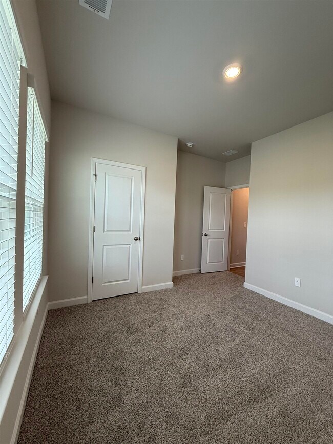 Building Photo - 4819 Hopespring St