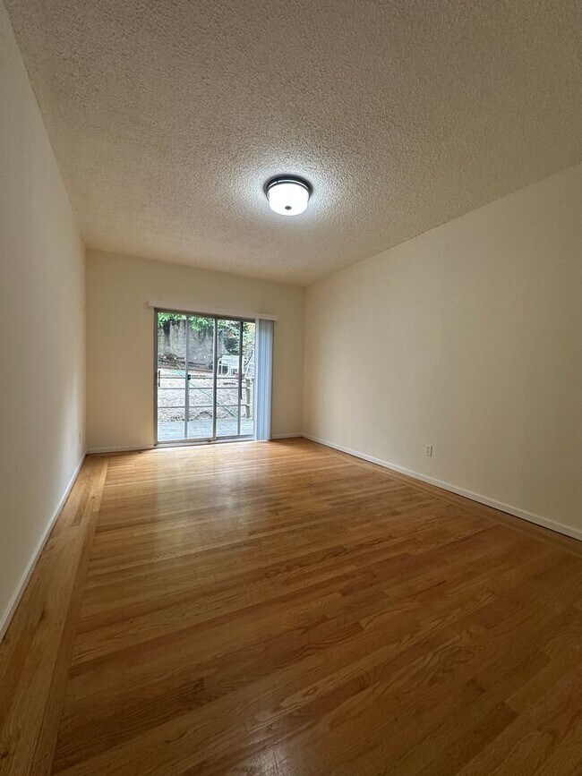 Building Photo - 1230 Hyde Street (744r)