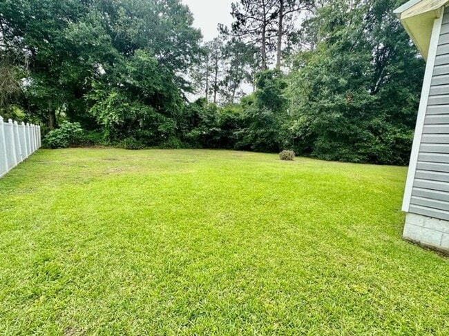 Building Photo - 2 Bed/1 Bath House