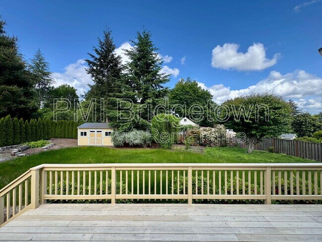 Building Photo - 11814 SW Dickinson Ct