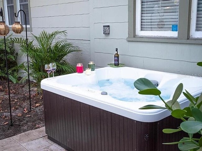 Building Photo - 1013 22nd Ave N