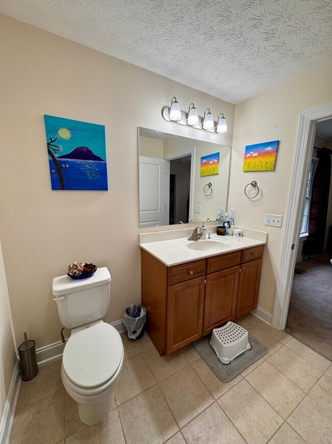 Building Photo - Townhouse for Rent in Spring Oaks!