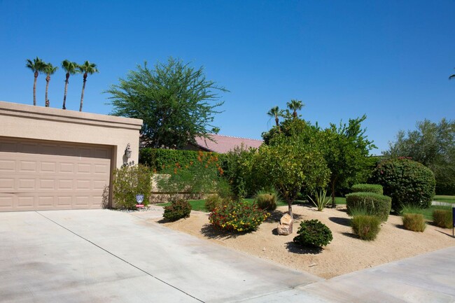 Primary Photo - 40588 Clover Ln