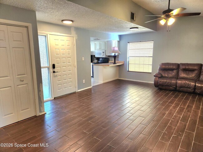 Building Photo - 3456 Sparrow Ct