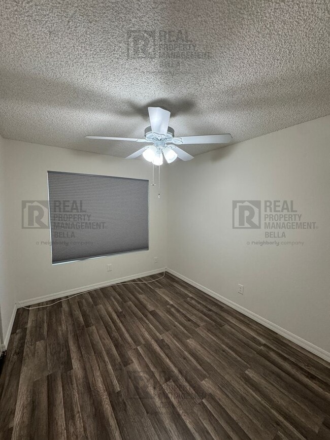 Building Photo - Move-In Ready 2-Bed, 2-Bath in Lake Elsinore