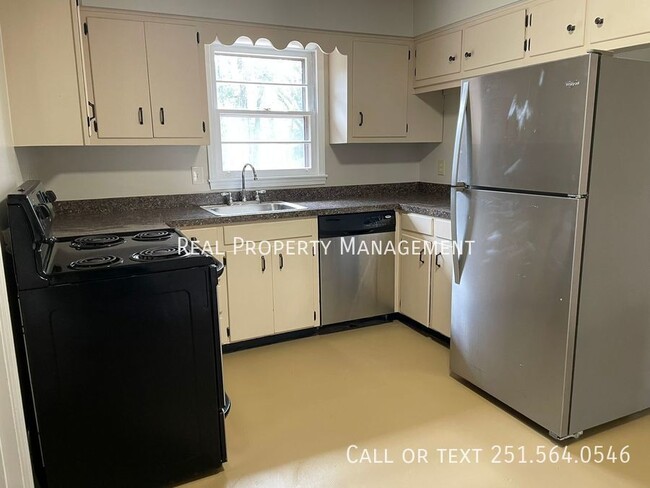 Building Photo - 914 Graymont Dr