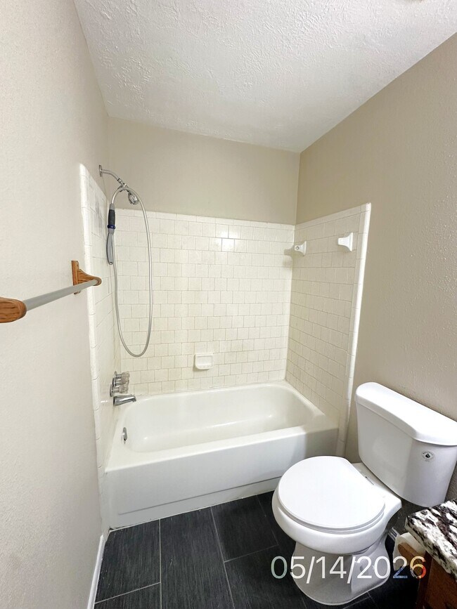 Building Photo - 21314 Highland Knolls Dr