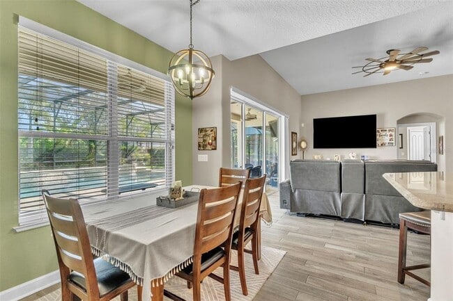 Building Photo - 9957 Oak Quarry Dr