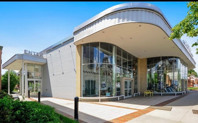 Building Photo - 5610 45th Ave