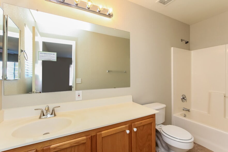 Building Photo - 16080 W Jackson St