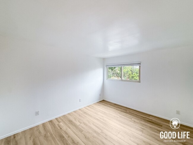 Building Photo - SD: 3BD/2BA Condo in University City with Community Pool, Private Patio & In-Unit Laundry