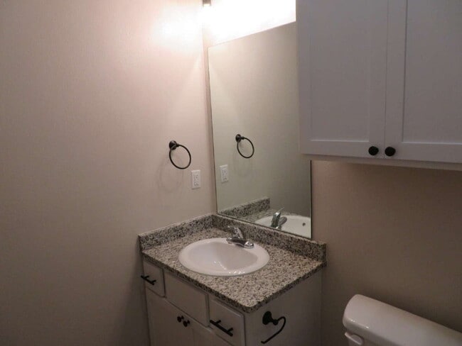 Building Photo - Beautiful Home Located Near Texas Tech University!