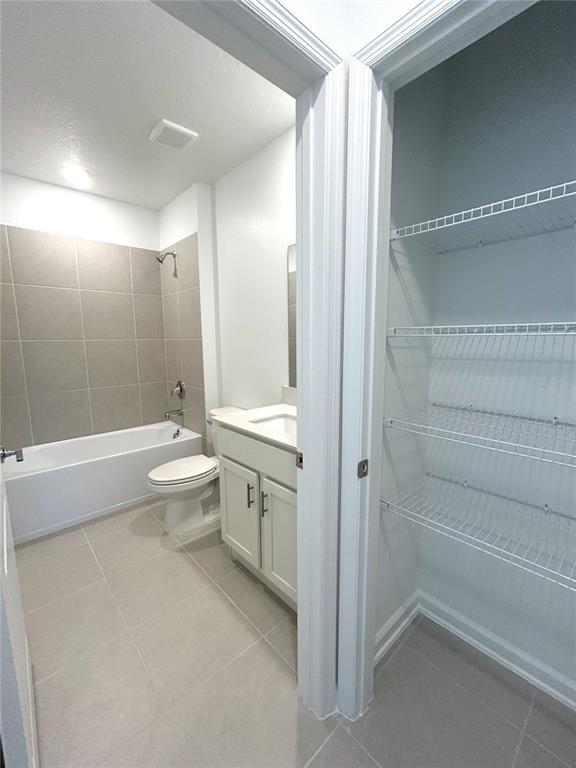 Building Photo - 5683 Ficus Aurea St