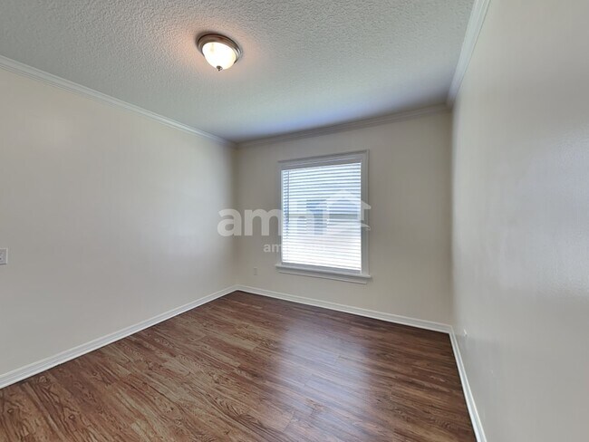 Building Photo - 3584 Shrewsbury Dr