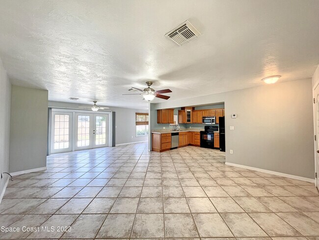 Building Photo - 305 Belmont Dr