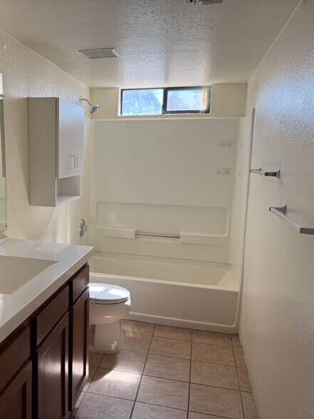 Building Photo - 1728 N Santa Rita Ave