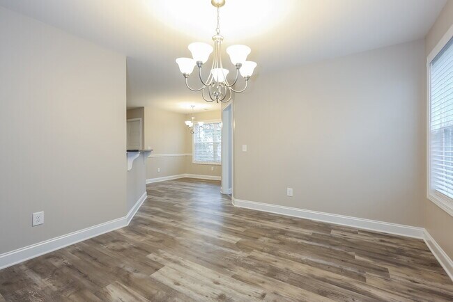 Building Photo - 148 W Wright St