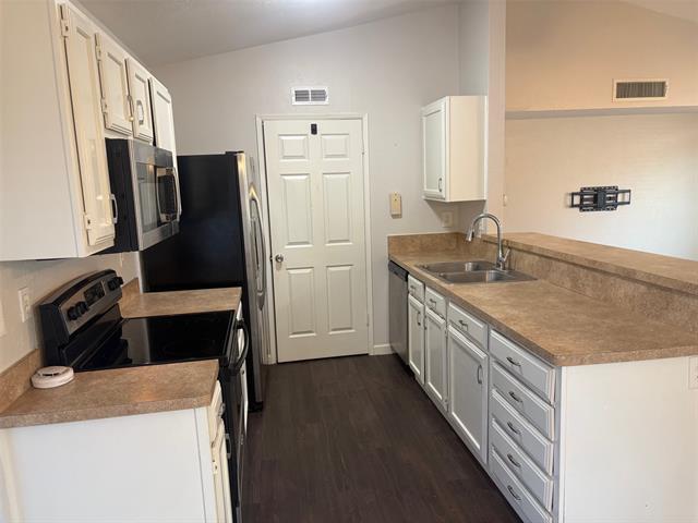 Building Photo - 6019 Dooley Dr