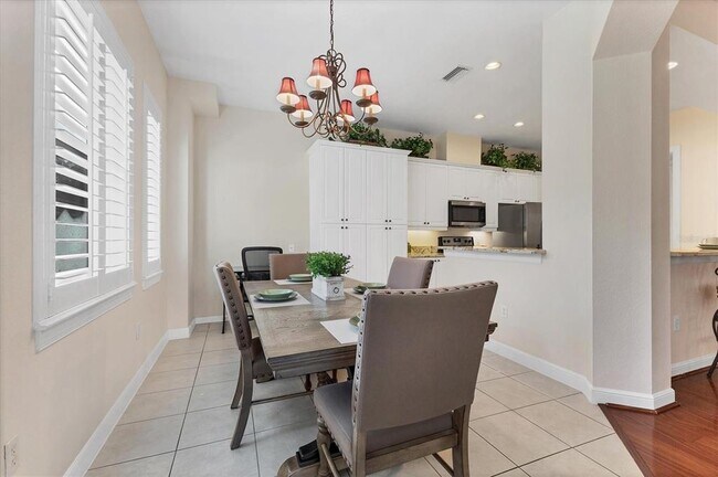 Building Photo - 5425 46th Ct W