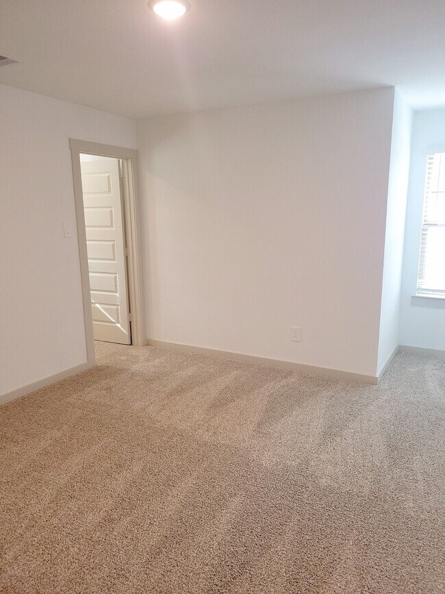 Building Photo - 28434 Eli Eagle St