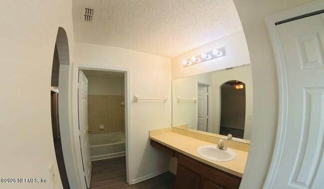 Building Photo - 515 Hopewell Dr