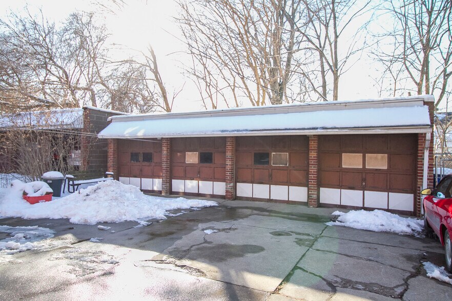 Building Photo - 3941 Torrance Dr