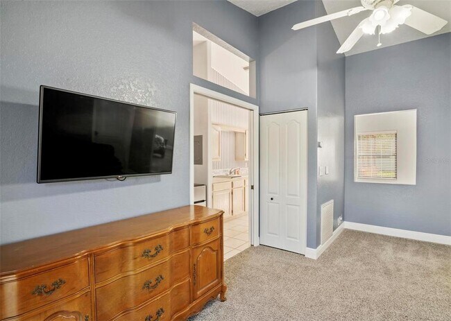 Building Photo - 6110 9th Ave Cir NE