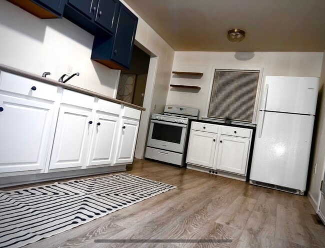 Building Photo - 9156 Elizabeth St