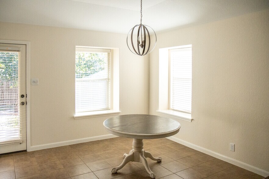 Dining Area - 2808 Granite Cove