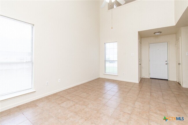 Building Photo - 405 Deloris Dr