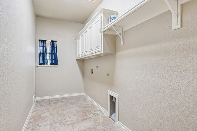 Building Photo - 1320 Ghost Flower Dr
