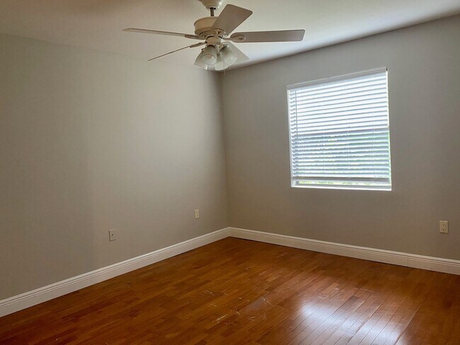 Building Photo - Charming 2bed / 2bath Condo for Rent at Bl...