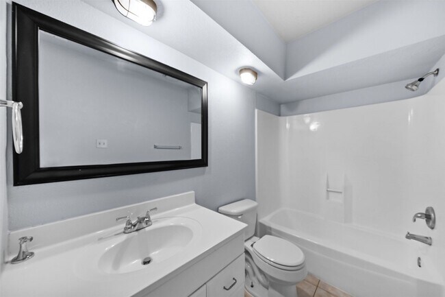 Building Photo - 25310 Pepper Ridge Ln