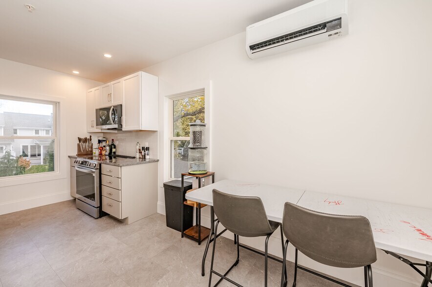 Building Photo - 363 Miller Ave