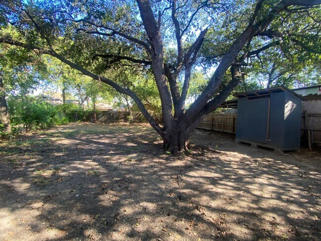Building Photo - 2Bed/1Bath House for Rent! Available Now!