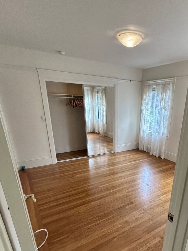 Building Photo - Charming Parkside 2bd/2bth Home