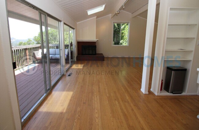 Building Photo - Mountain View Retreat in the Heart of Fairfax- 3BD/1BA Home with Expansive Deck- FOUNDATION