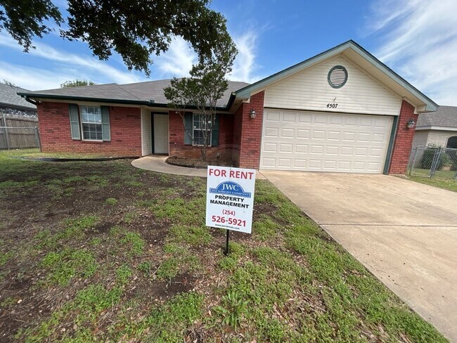 Building Photo - 4507 Lonesome Dove Dr