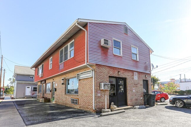 Primary Photo - 11 Poplar St