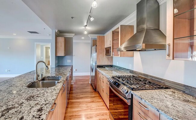 Building Photo - 1560 Blake St