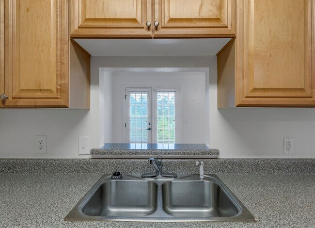 Building Photo - MOVE IN SPECIAL...$150 off your first mont...