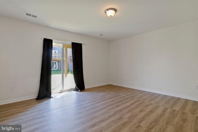 Building Photo - 22 Vespucci Ln