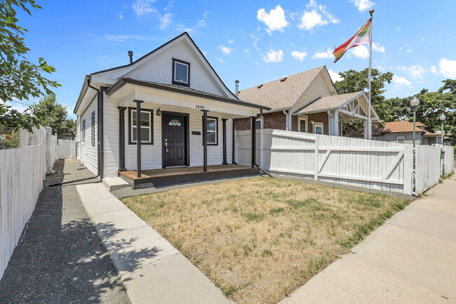 Primary Photo - $2,295 - 2 Bed, 1 Bath Newly Renovated Hom...